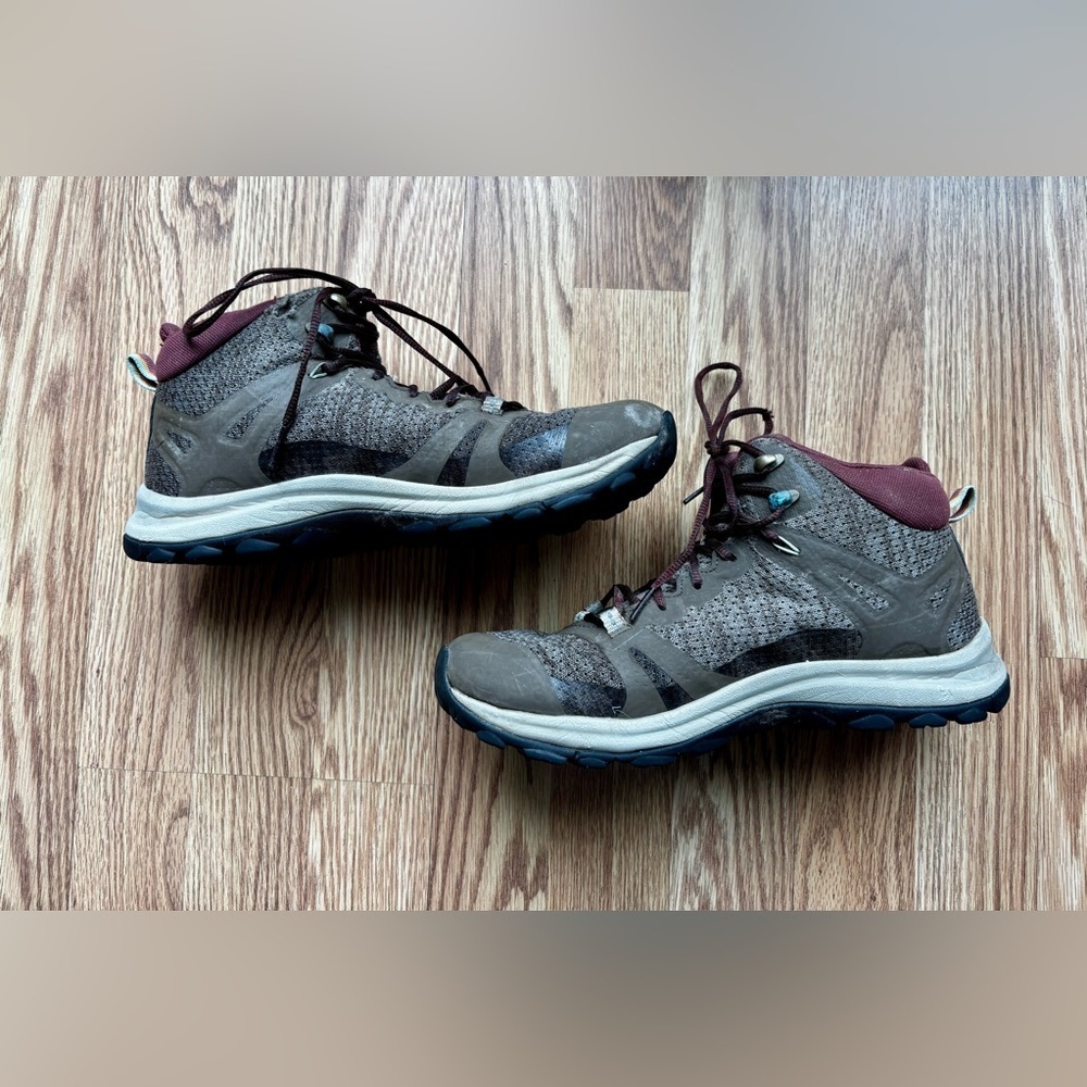 Keen Women's Gypsum II Winter Boots - Brown and Burgundy - Size 7.5